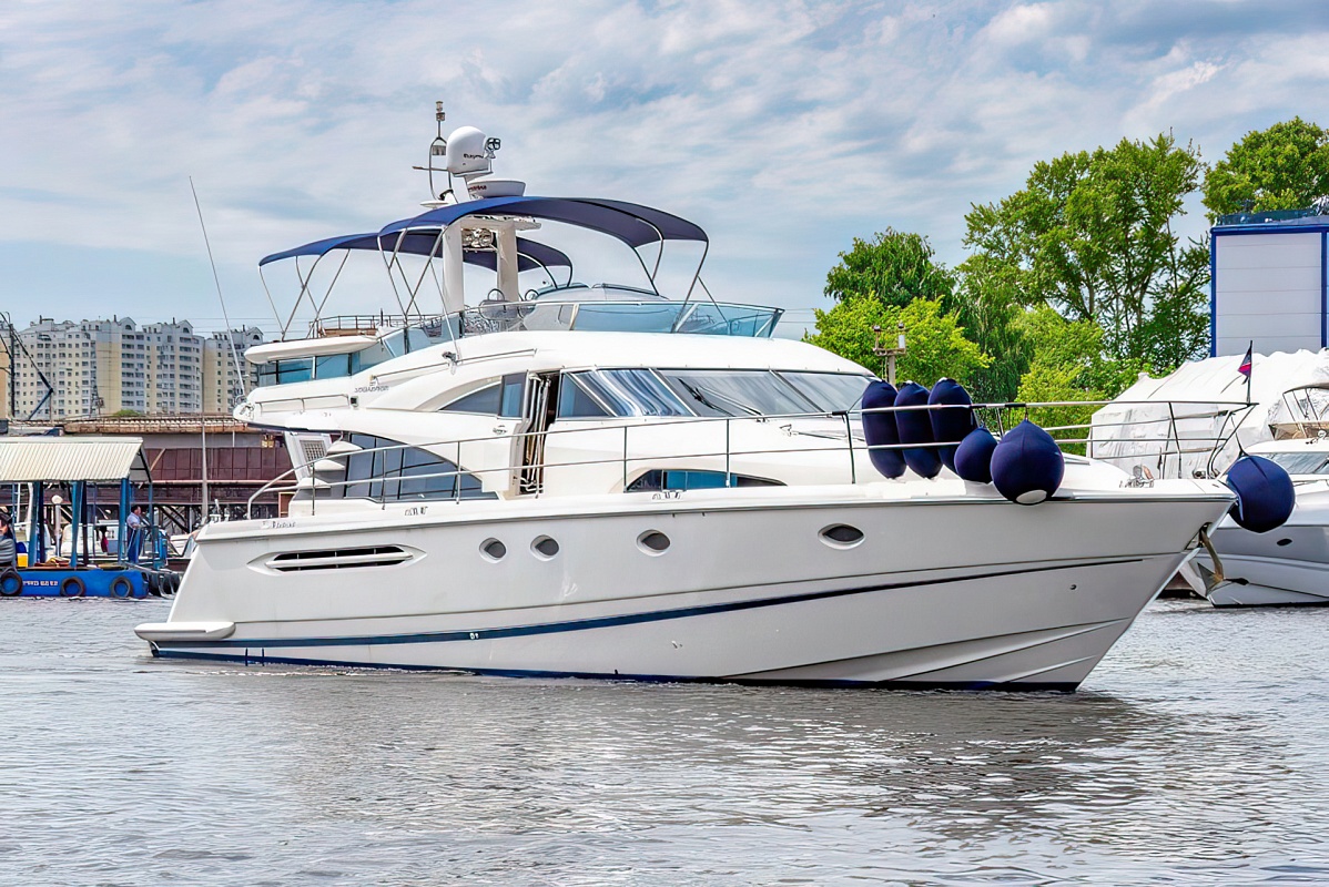 Аренда моторной яхты Fairline Squadron 58 Prima Vera в Москве